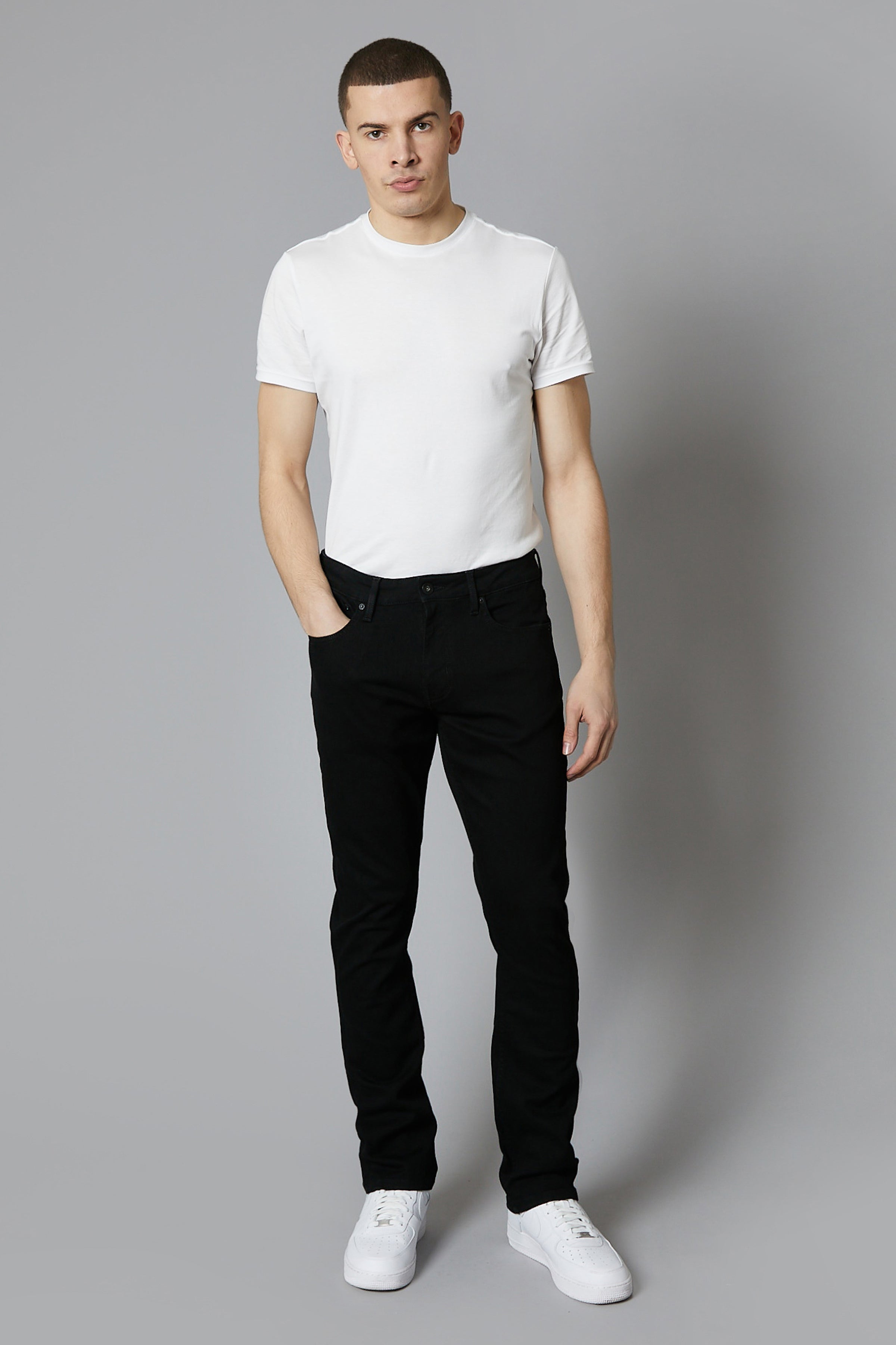 Black jeans and t shirt best sale